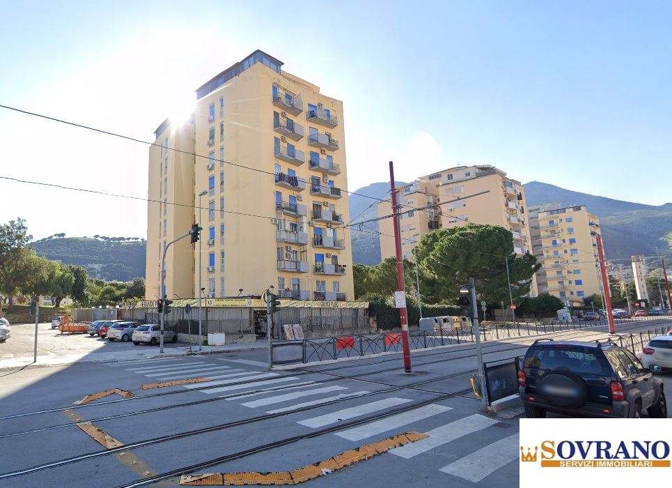 Immagine 3 di Appartamento in vendita  8 a Palermo