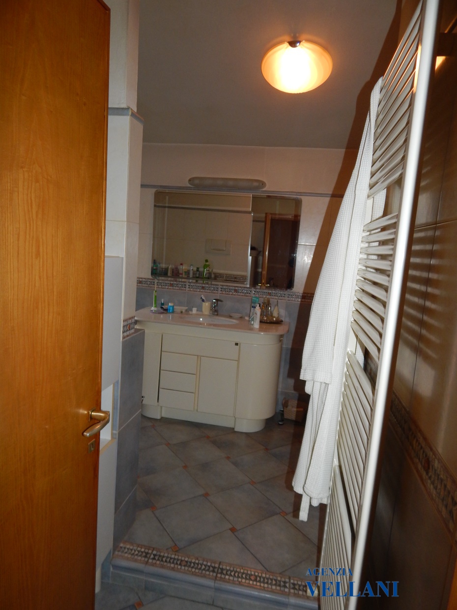 Immagine 10 di Attico in vendita  a Carpi