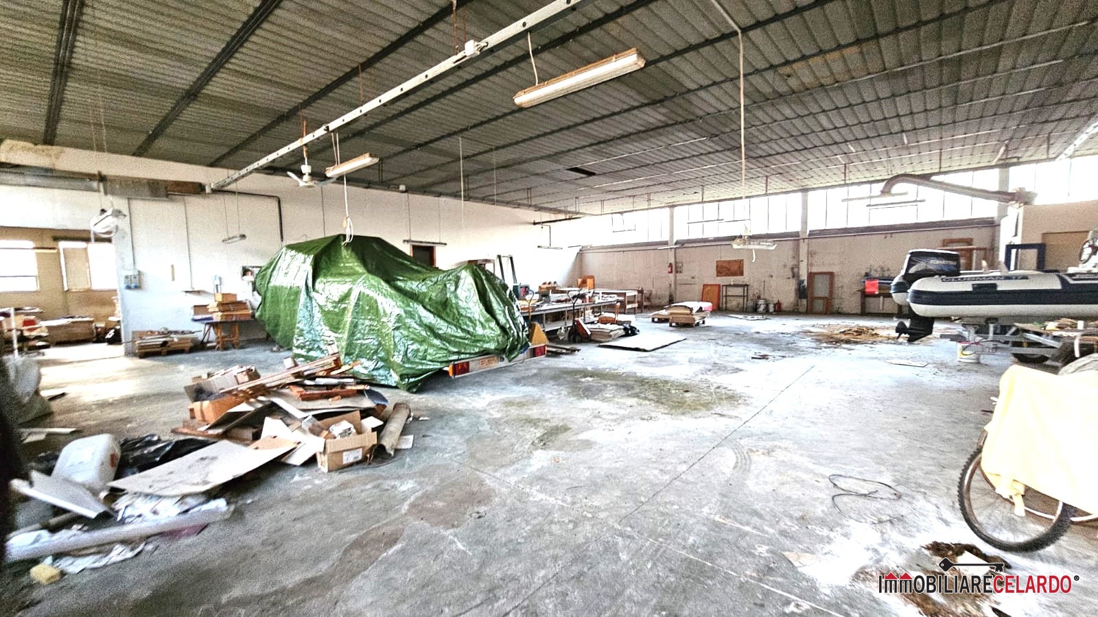 Immagine 3 di Capannone industriale in vendita  a Colle Di Val D'elsa