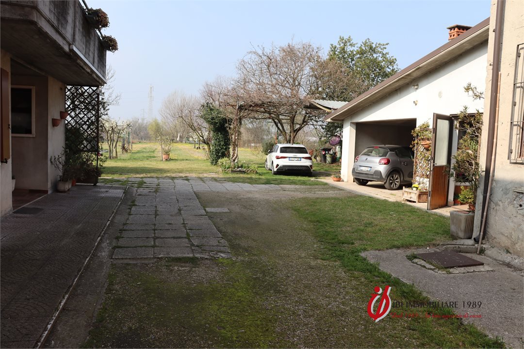 Immagine 6 di Casa semindipendente in vendita  a Buttapietra