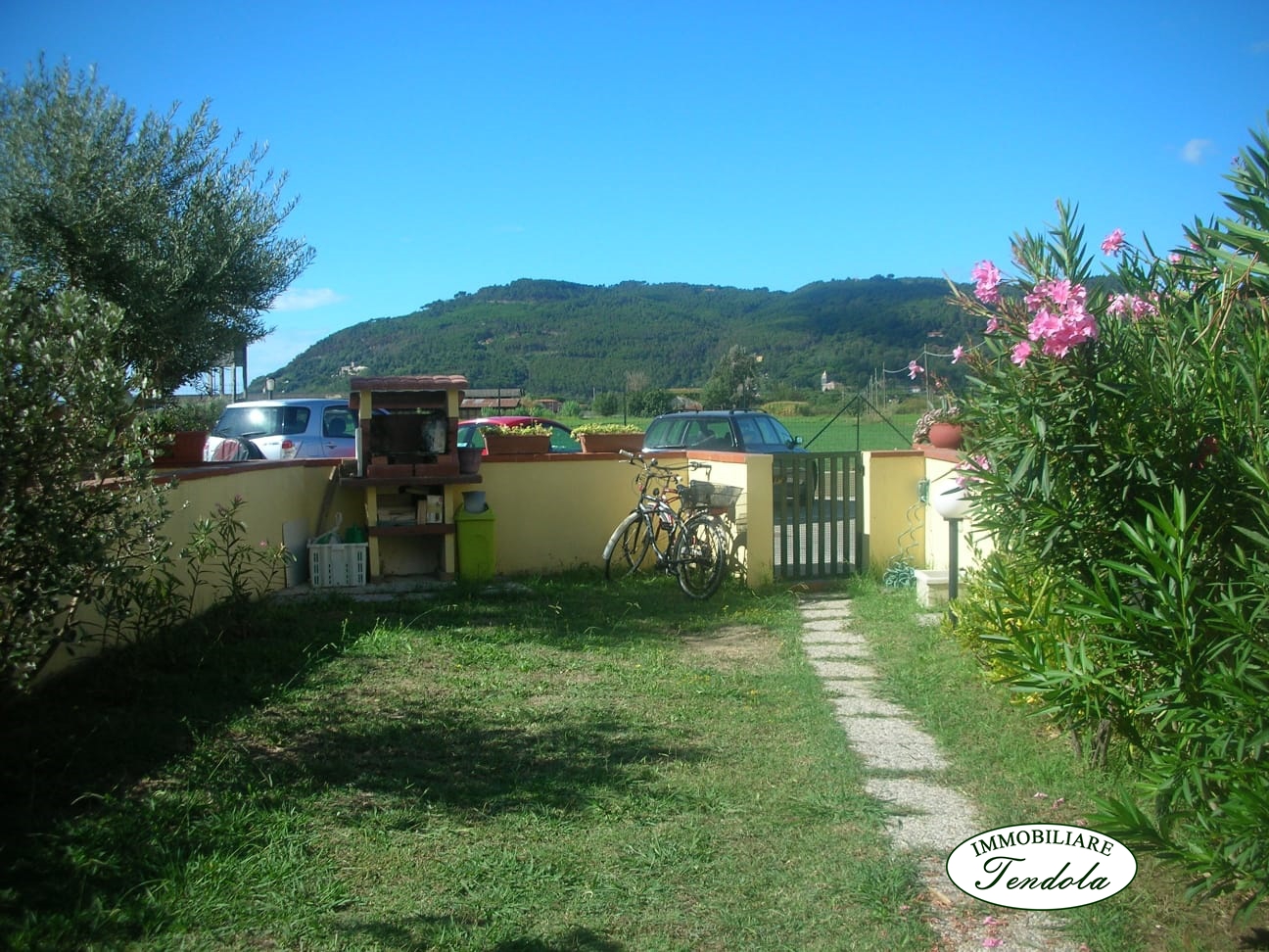 Immagine 2 di Casa semindipendente in vendita  a Sarzana