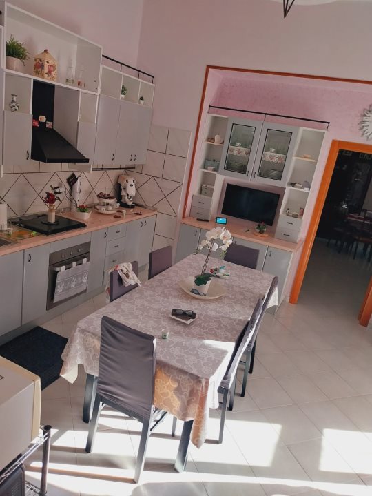 Immagine 2 di Villa in vendita  10 a Caivano