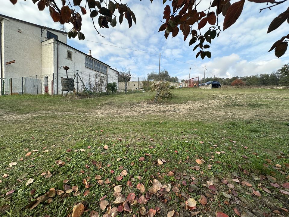 Immagine 2 di Villa in vendita  snc a Canzano