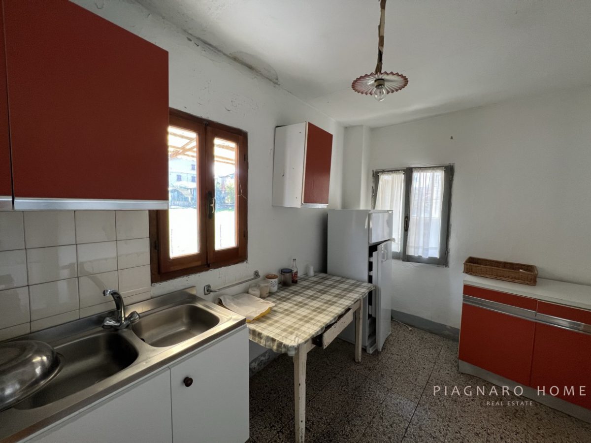 Immagine 5 di Rustico / casale in vendita  a Filattiera