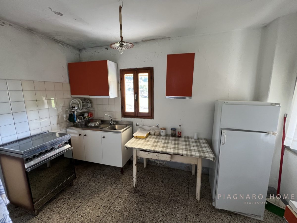 Immagine 3 di Rustico / casale in vendita  a Filattiera