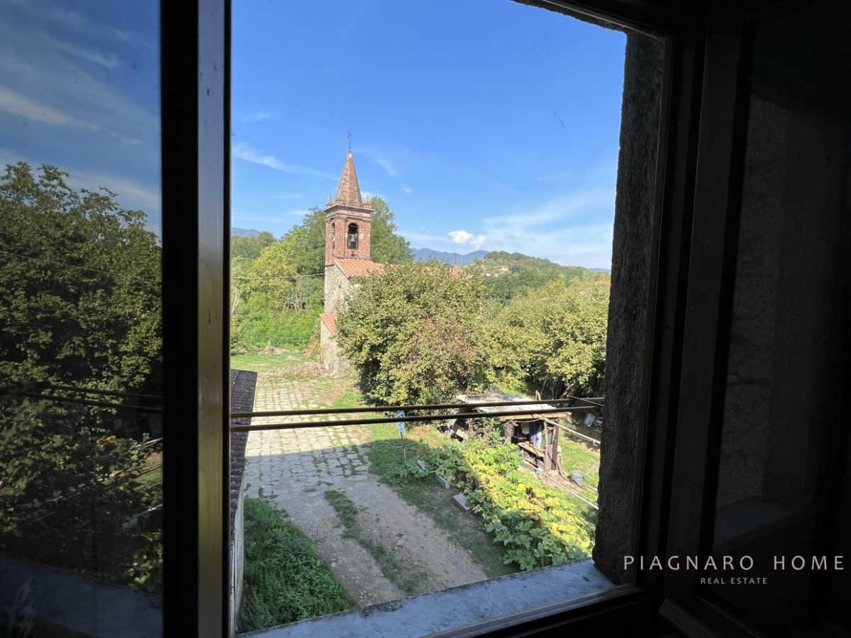 Immagine 10 di Rustico / casale in vendita  a Filattiera