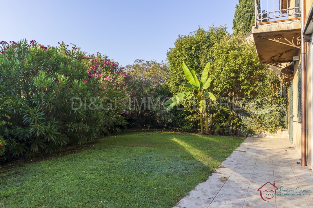 Immagine 10 di Casa semindipendente in vendita  a Garlenda