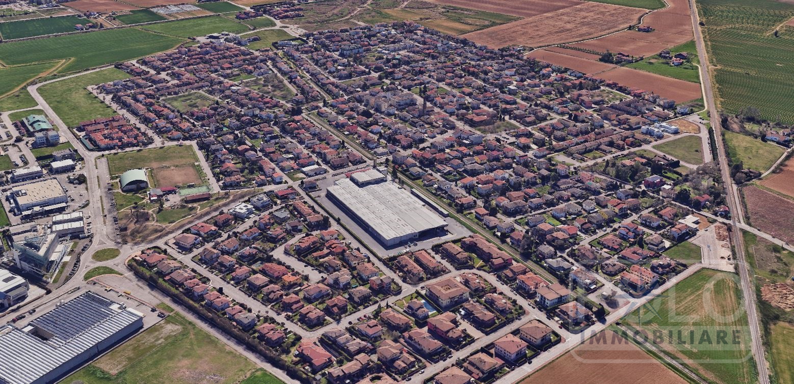 Immagine 6 di Capannone industriale in vendita  a Curtatone