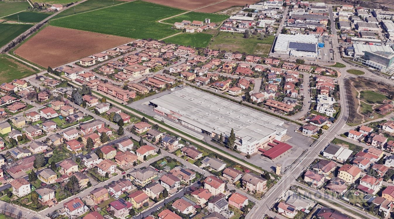 Immagine 2 di Capannone industriale in vendita  a Curtatone