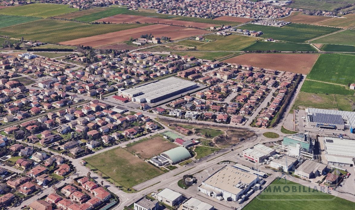 Immagine 3 di Capannone industriale in vendita  a Curtatone