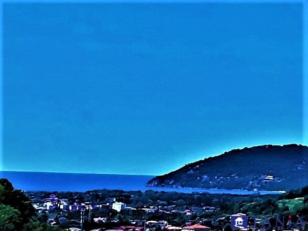 Immagine 10 di Casa indipendente in vendita  34 a Carrara