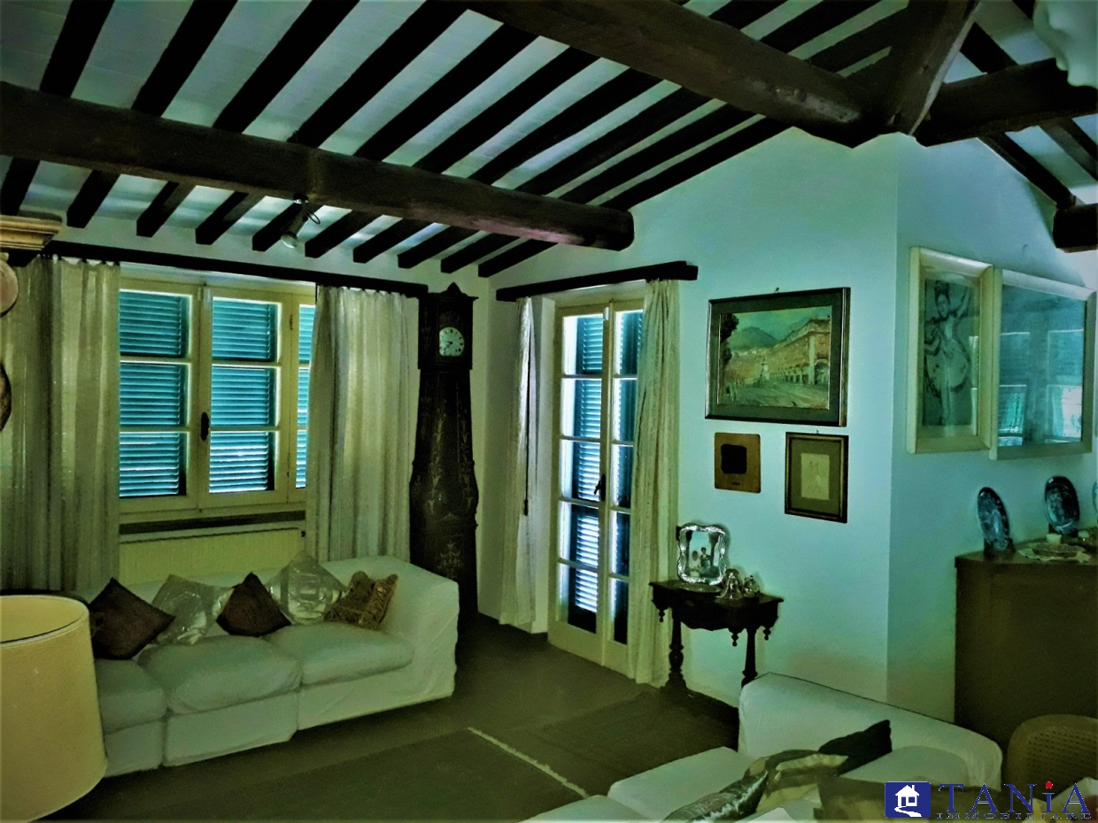 Immagine 7 di Casa indipendente in vendita  34 a Carrara