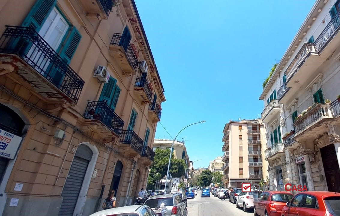 Immagine 7 di Negozio in vendita  20 a Messina