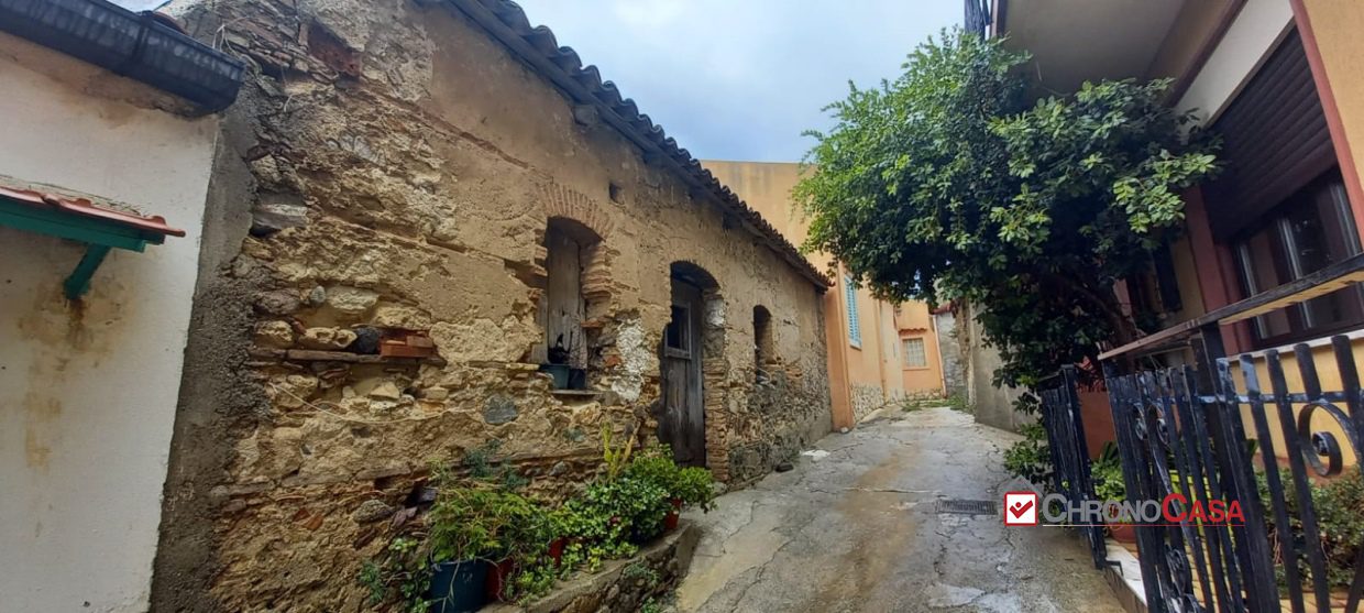 Immagine 4 di Rustico / casale in vendita  a Messina