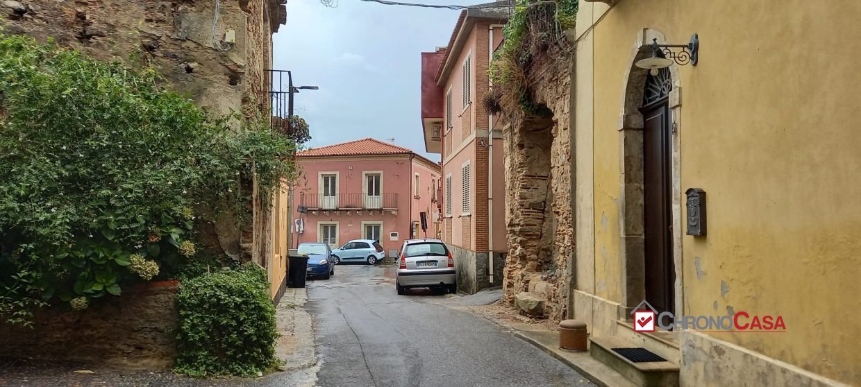Immagine 7 di Rustico / casale in vendita  a Messina