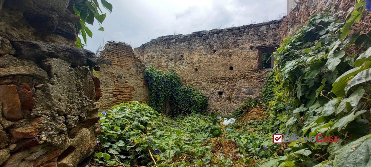 Immagine 1 di Rustico / casale in vendita  a Messina