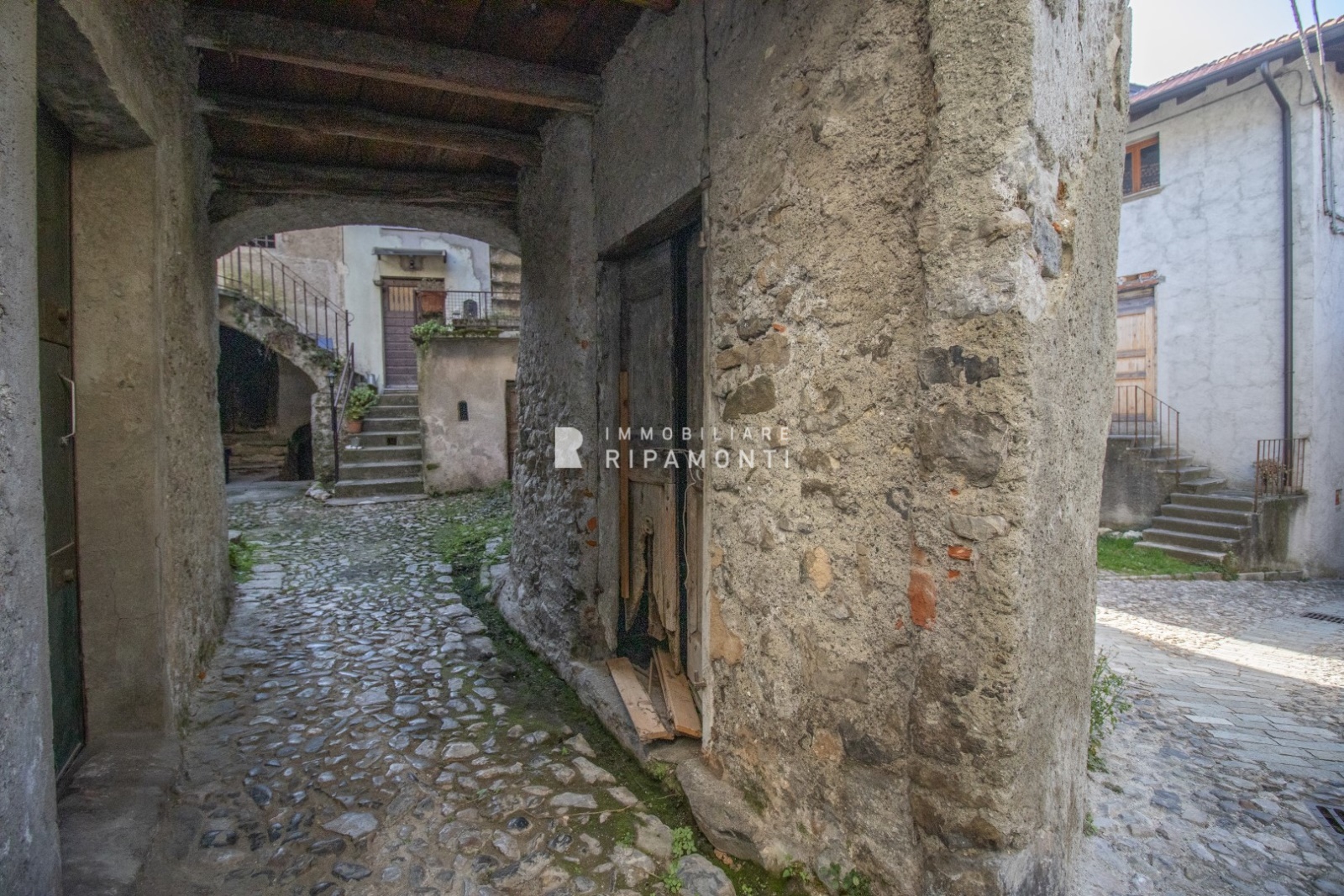 Immagine 7 di Rustico / casale in vendita  17 a Abbadia Lariana