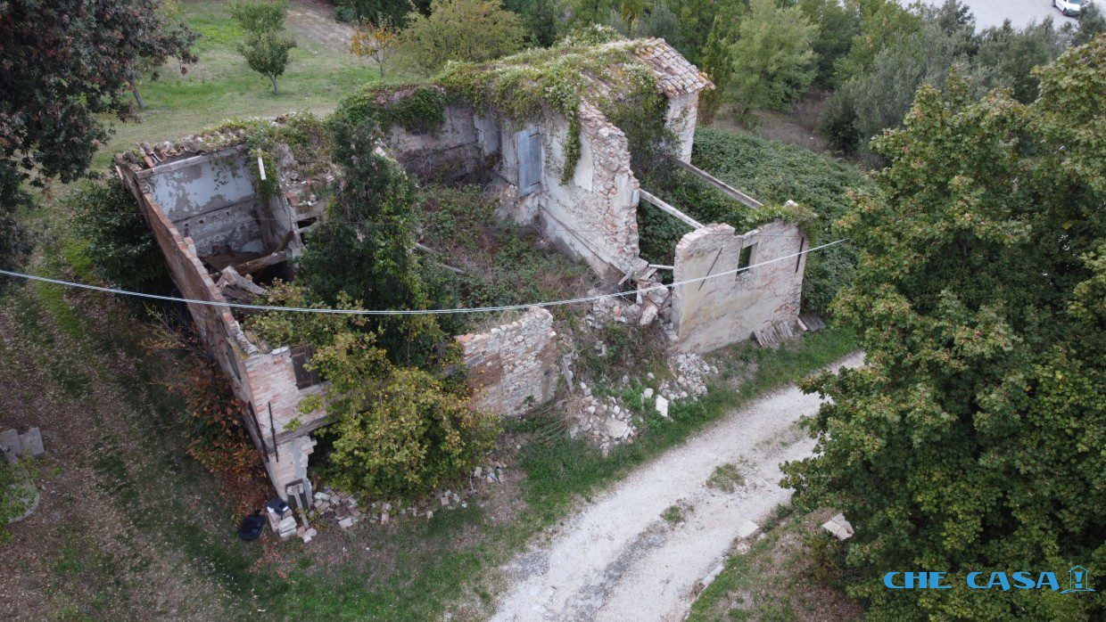 Immagine 8 di Rustico / casale in vendita  a San Clemente