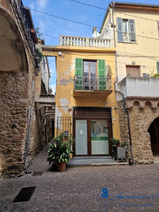 Immagine 3 di Rustico / casale in vendita  a Villanova D'albenga