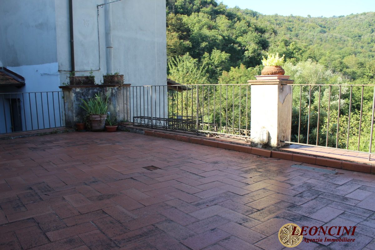 Immagine 8 di Rustico / casale in vendita  17 a Tresana