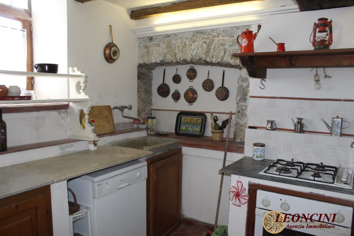 Immagine 5 di Rustico / casale in vendita  17 a Tresana