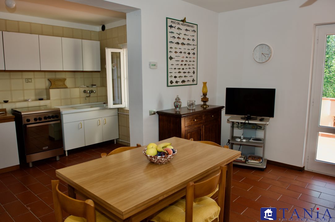 Immagine 4 di Casa semindipendente in vendita  1 a Ameglia