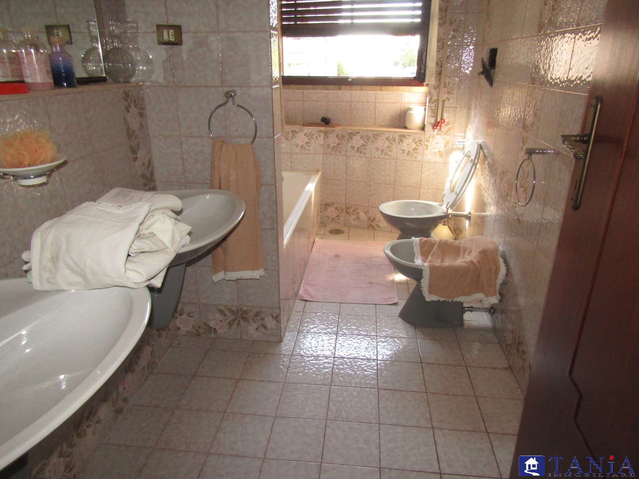 Immagine 9 di Casa semindipendente in vendita  23 a Carrara