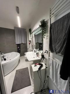 Immagine 3 di Casa semindipendente in vendita  45 a Carrara