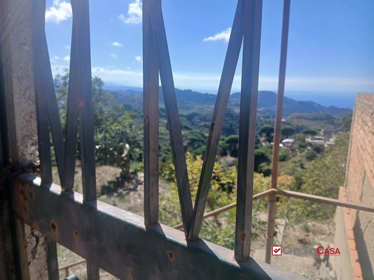 Immagine 10 di Terreno edificabile in vendita  a Messina