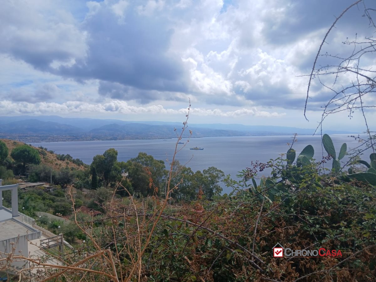 Immagine 1 di Terreno edificabile in vendita  a Messina