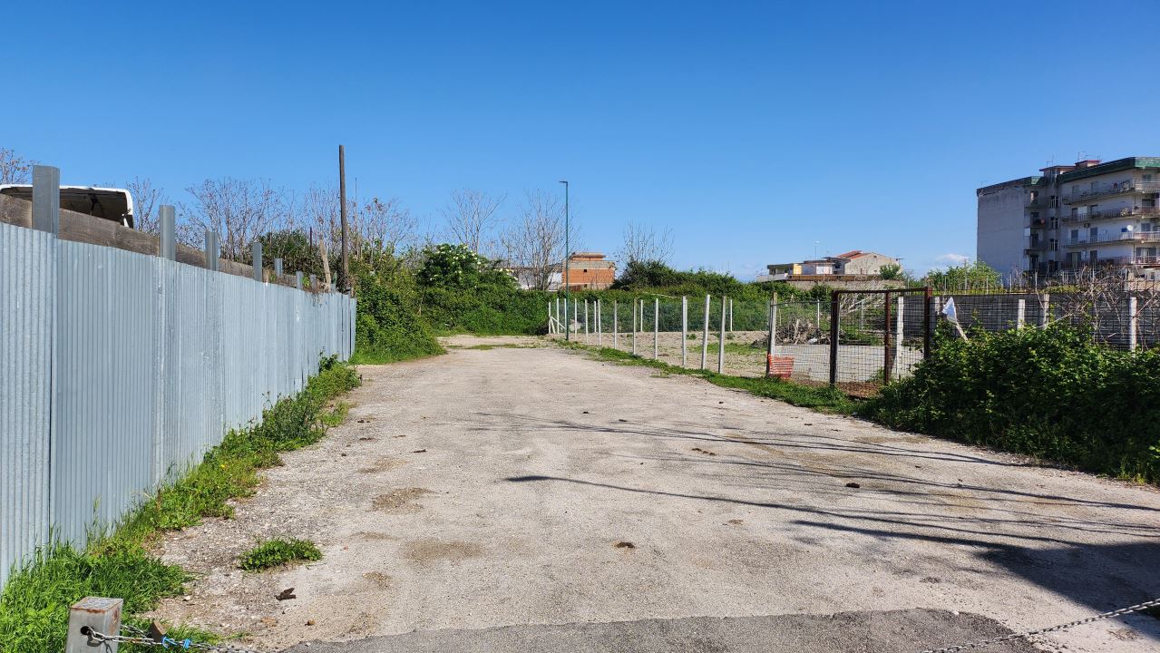 Immagine 8 di Terreno edificabile in vendita  a Casoria