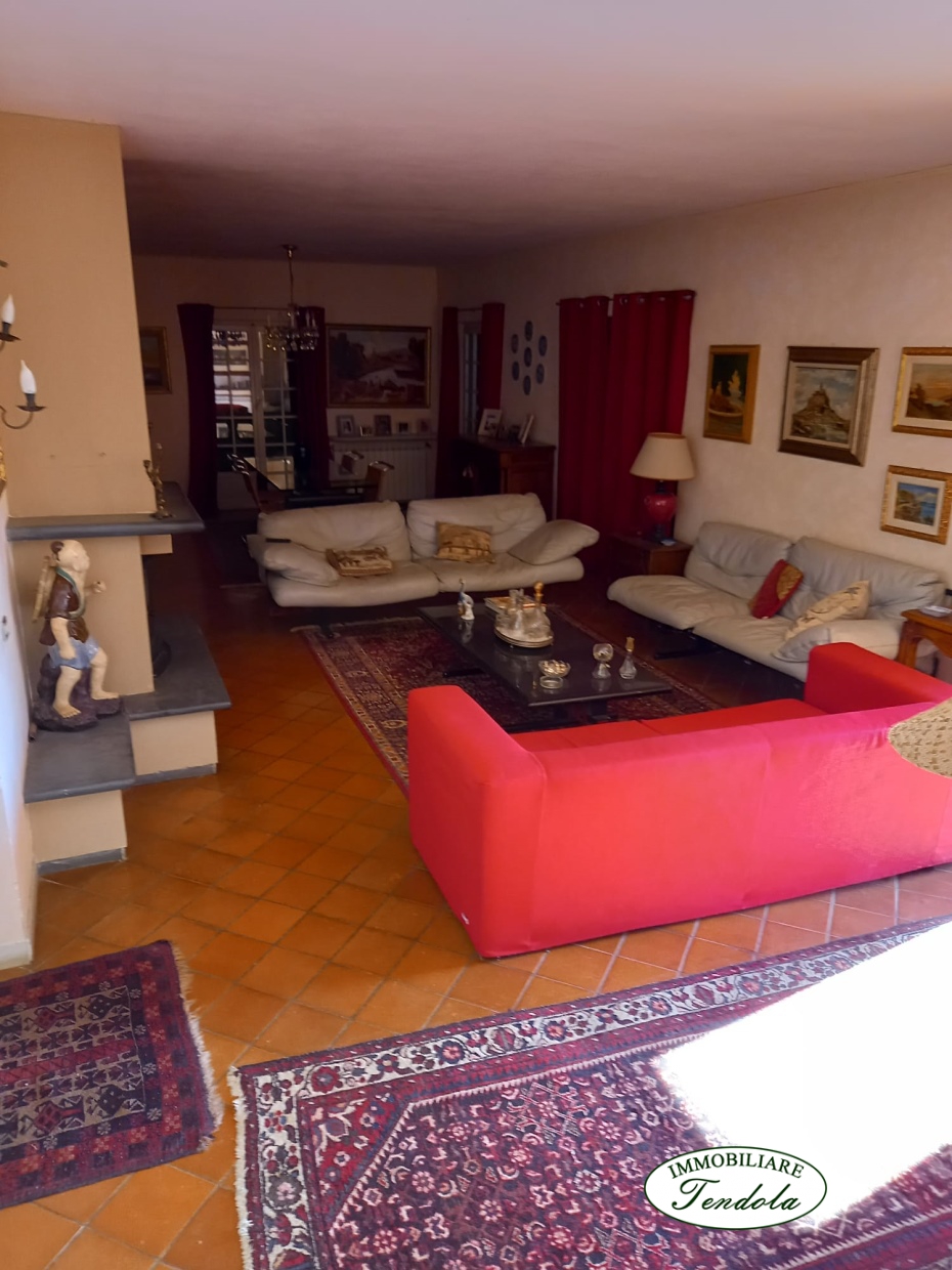 Immagine 6 di Villa in vendita  a Sarzana