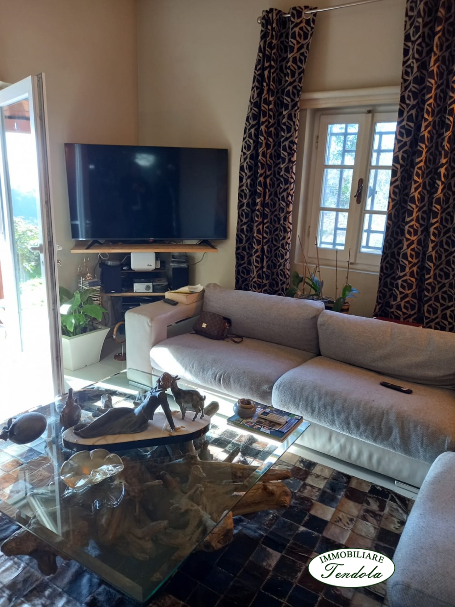 Immagine 9 di Villa in vendita  a Sarzana