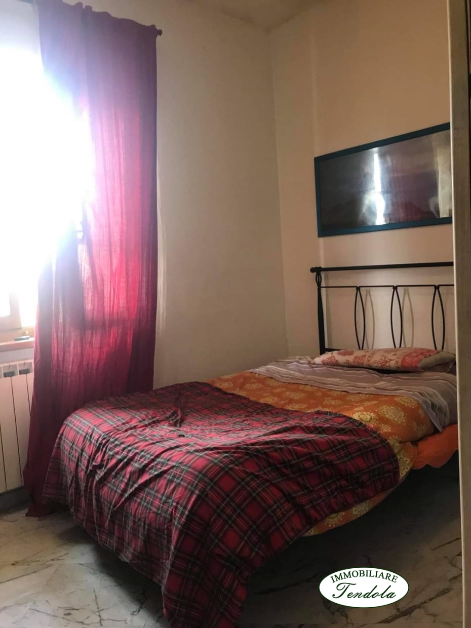 Immagine 5 di Villa in vendita  a Carrara