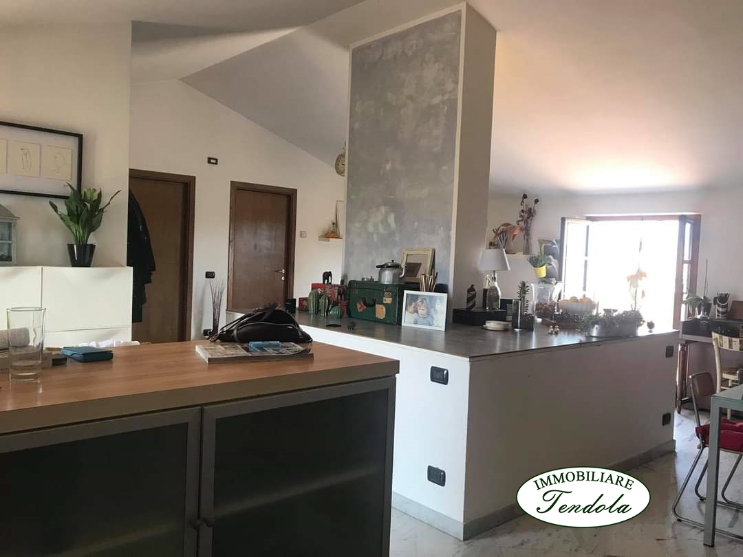 Immagine 6 di Villa in vendita  a Carrara