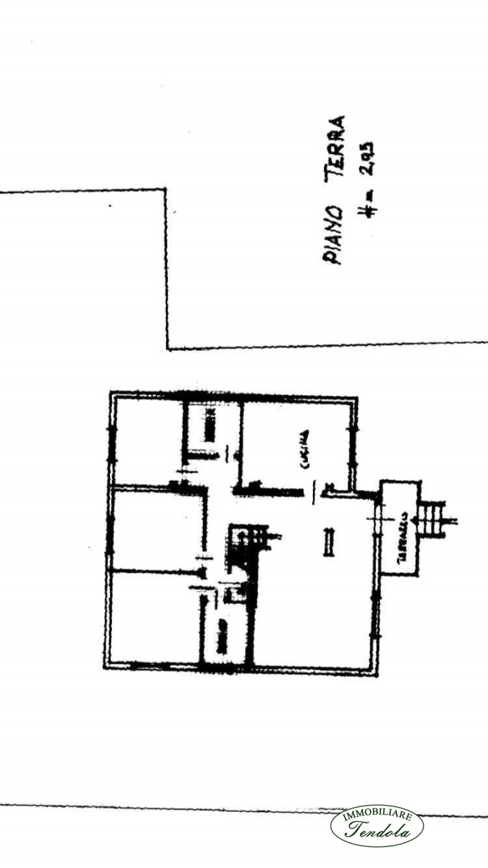 Immagine 10 di Villa in vendita  a Carrara