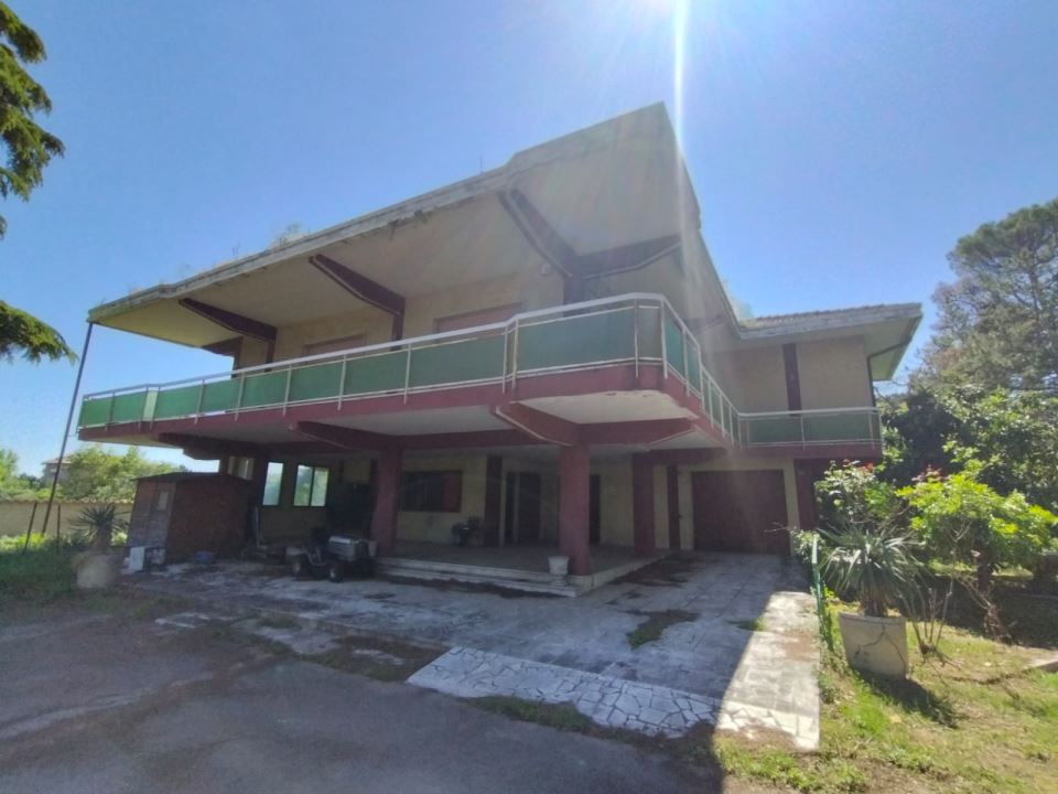 Immagine 2 di Villa in vendita  a San Giovanni Teatino