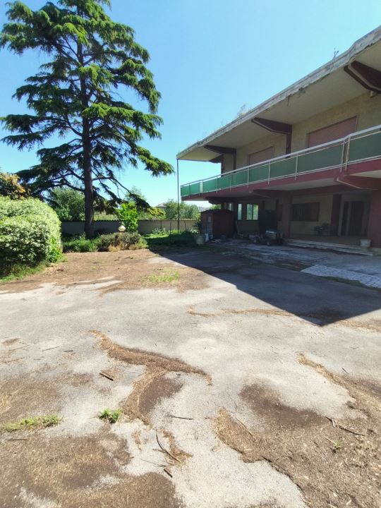 Immagine 4 di Villa in vendita  a San Giovanni Teatino