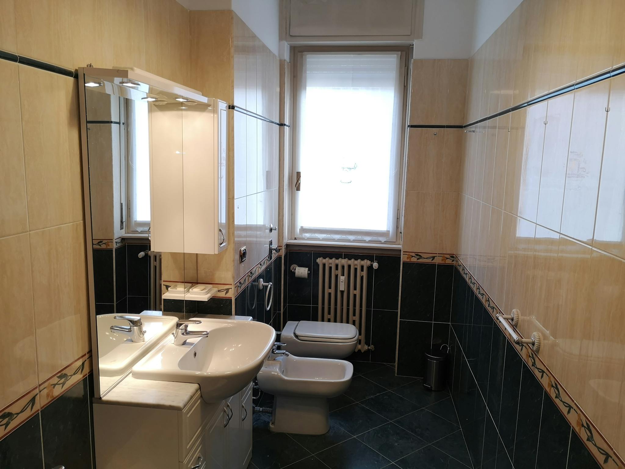 Immagine 10 di Camera in affitto  in Viale Campania a Milano