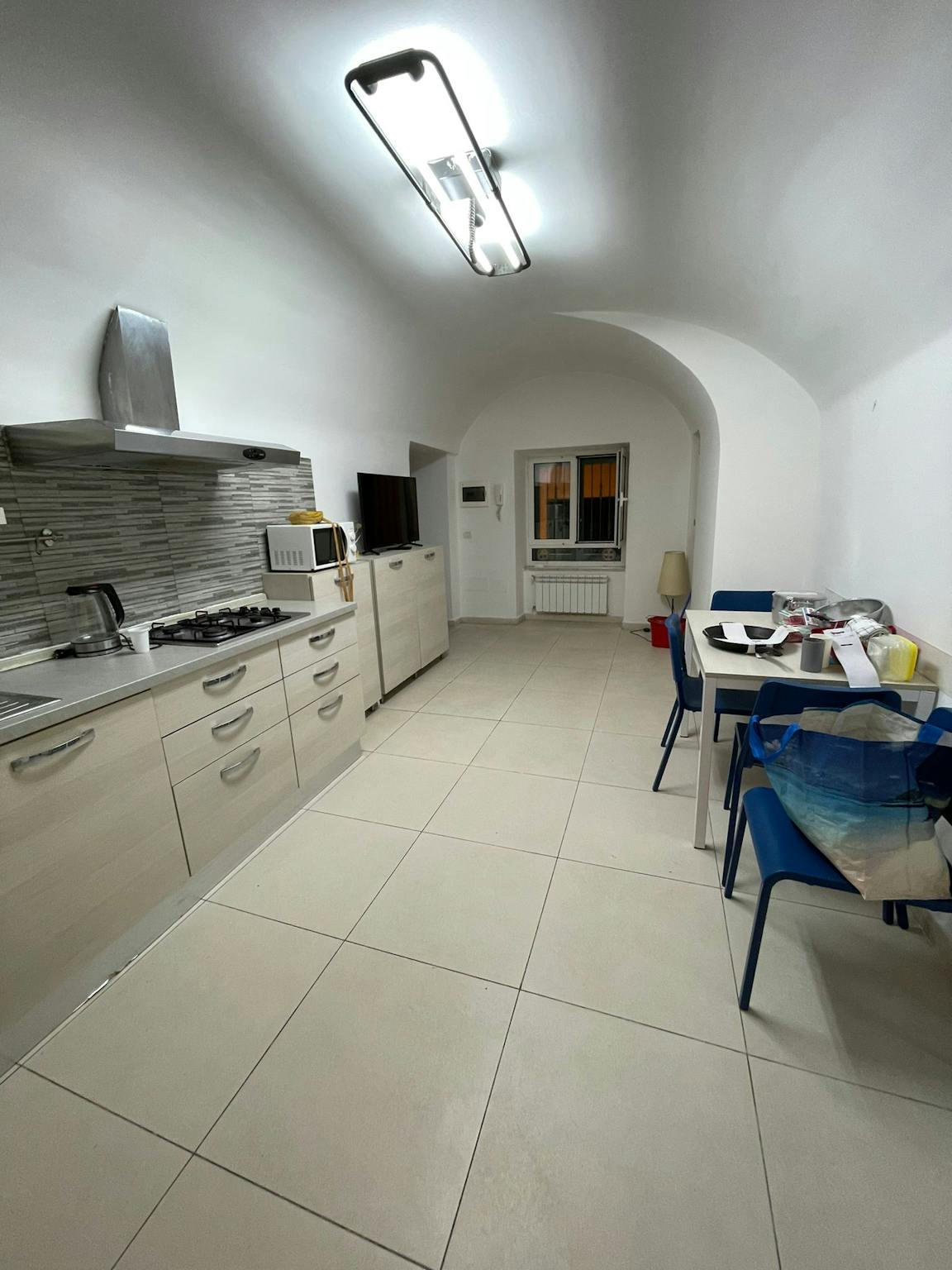 Immagine 6 di Camera in affitto  in Via Luigi Settembrini a Napoli