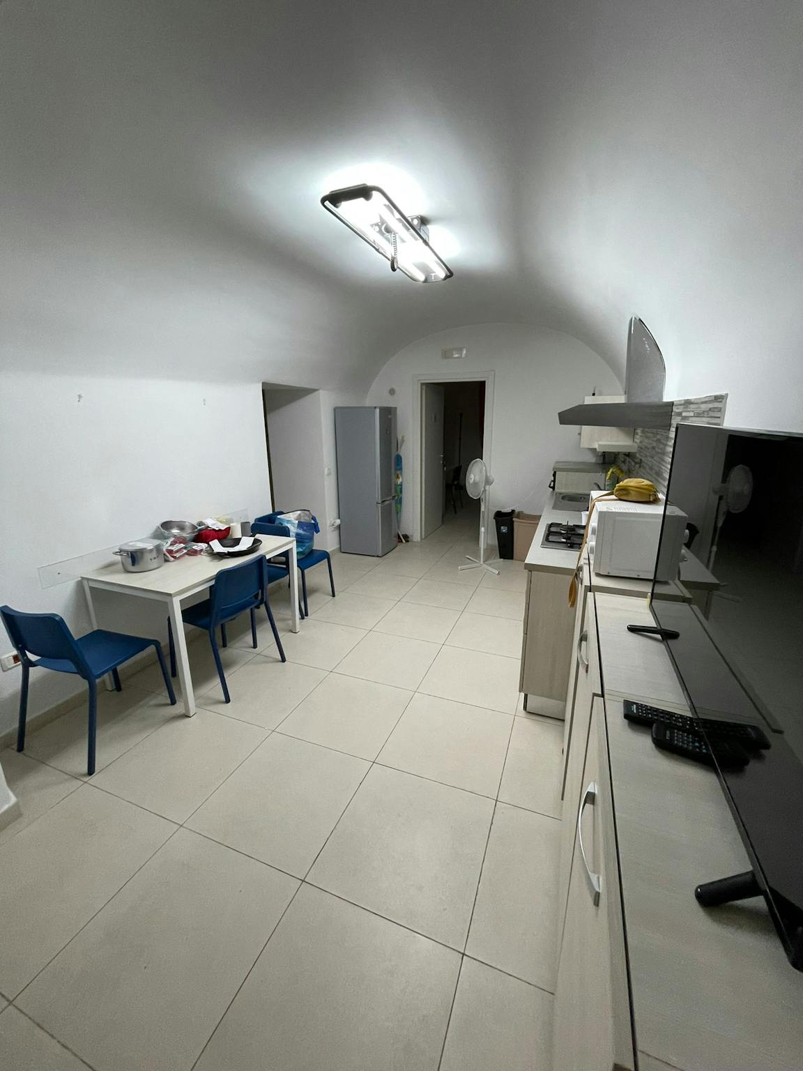 Immagine 3 di Camera in affitto  in Via Luigi Settembrini a Napoli