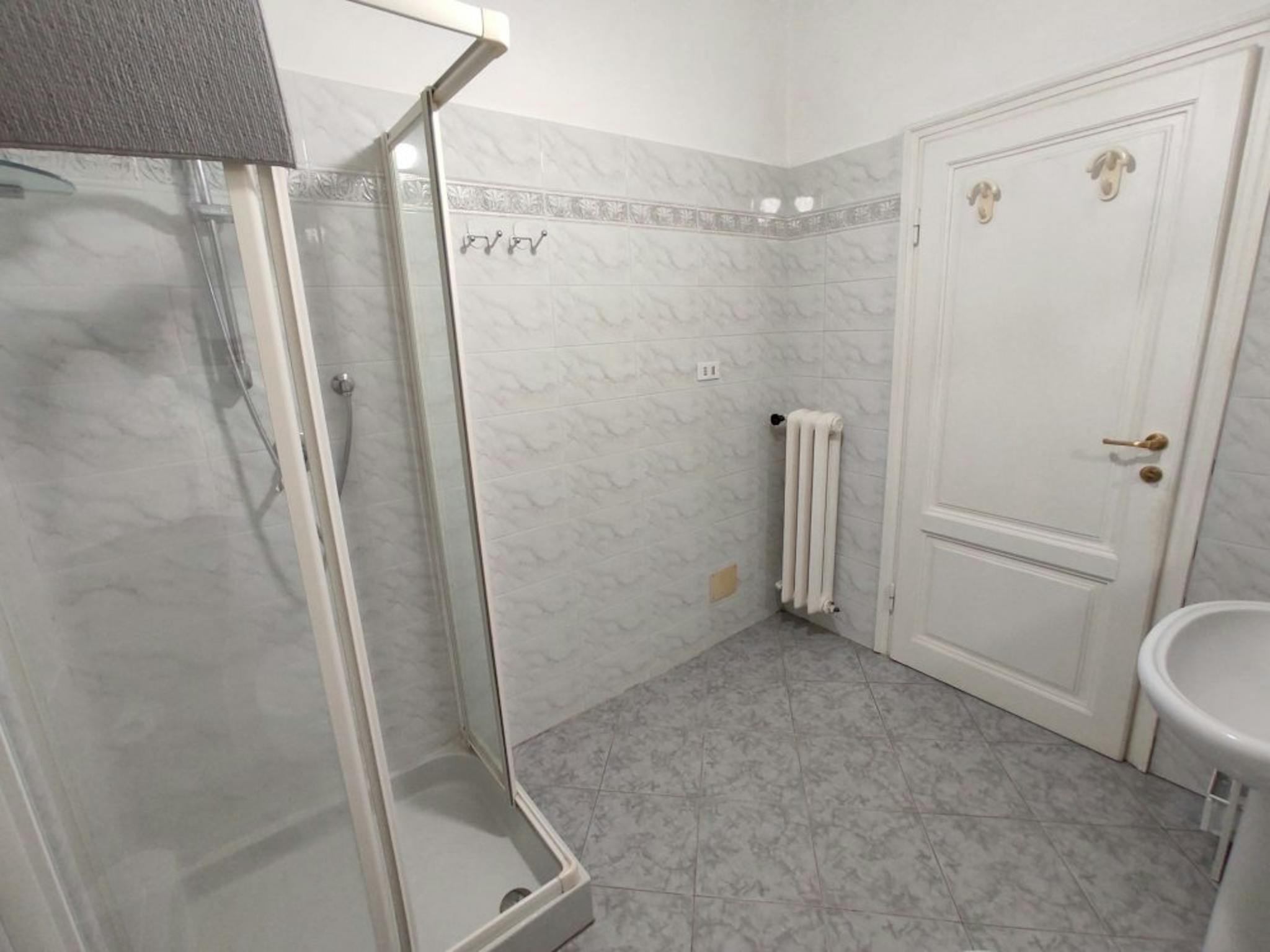 Immagine 8 di Camera in affitto  in Viale dei Mille a Firenze