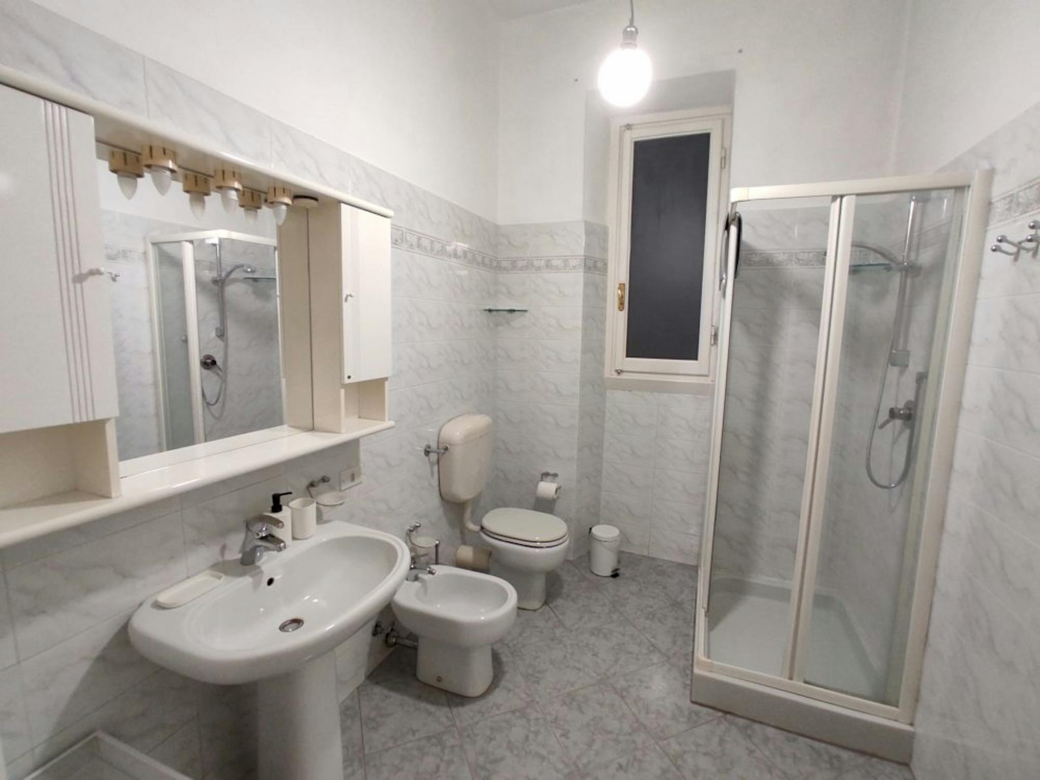 Immagine 6 di Camera condivisa in affitto  in Viale dei Mille a Firenze