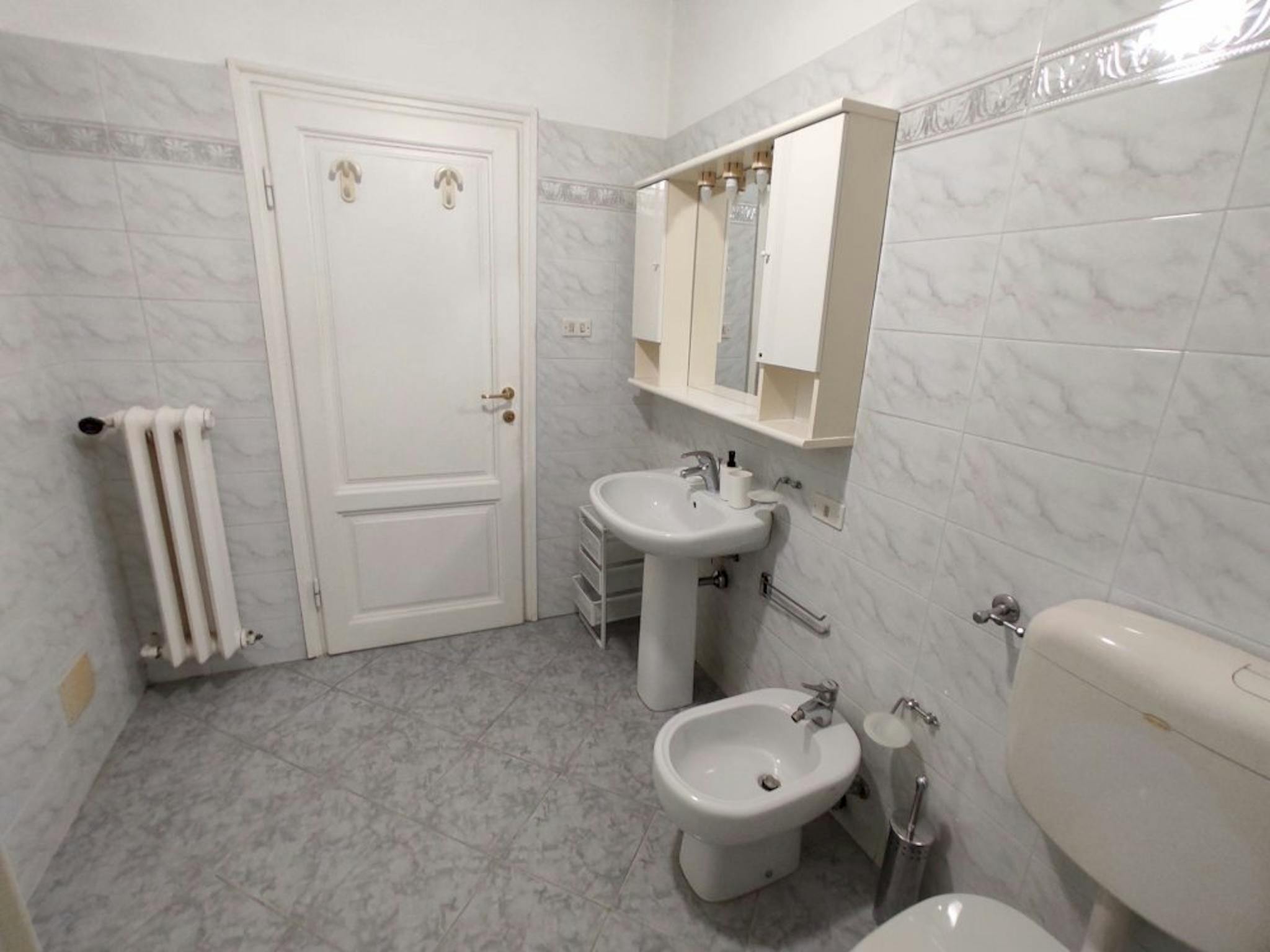 Immagine 7 di Camera condivisa in affitto  in Viale dei Mille a Firenze