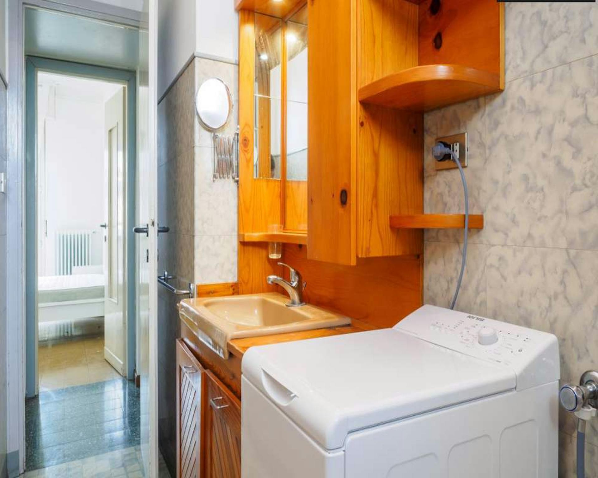 Immagine 7 di Camera in affitto  in Via Luca Ghini a Milano