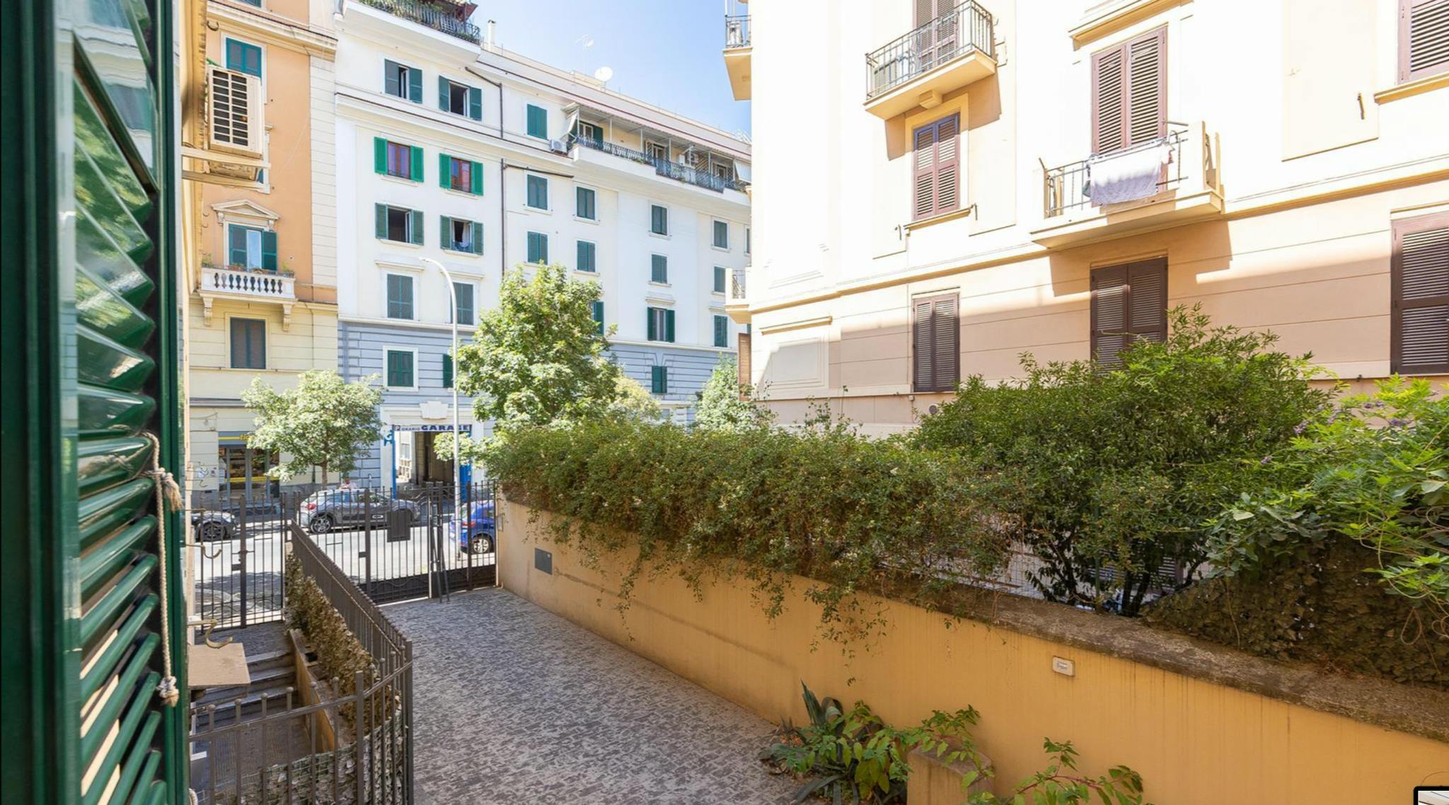 Immagine 2 di Appartamento in affitto  in Via Faleria a Roma