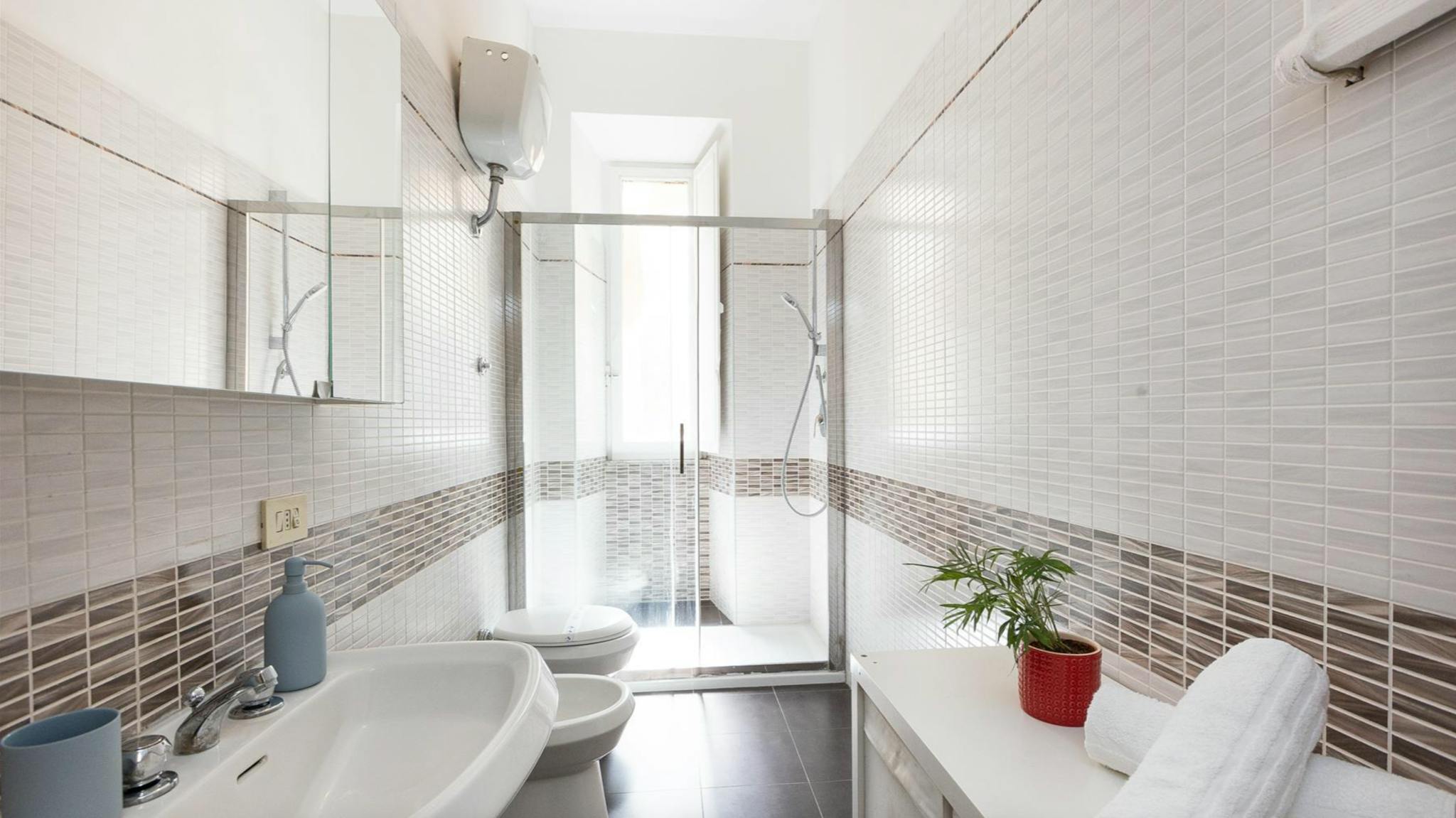 Immagine 10 di Appartamento in affitto  in Via Faleria a Roma