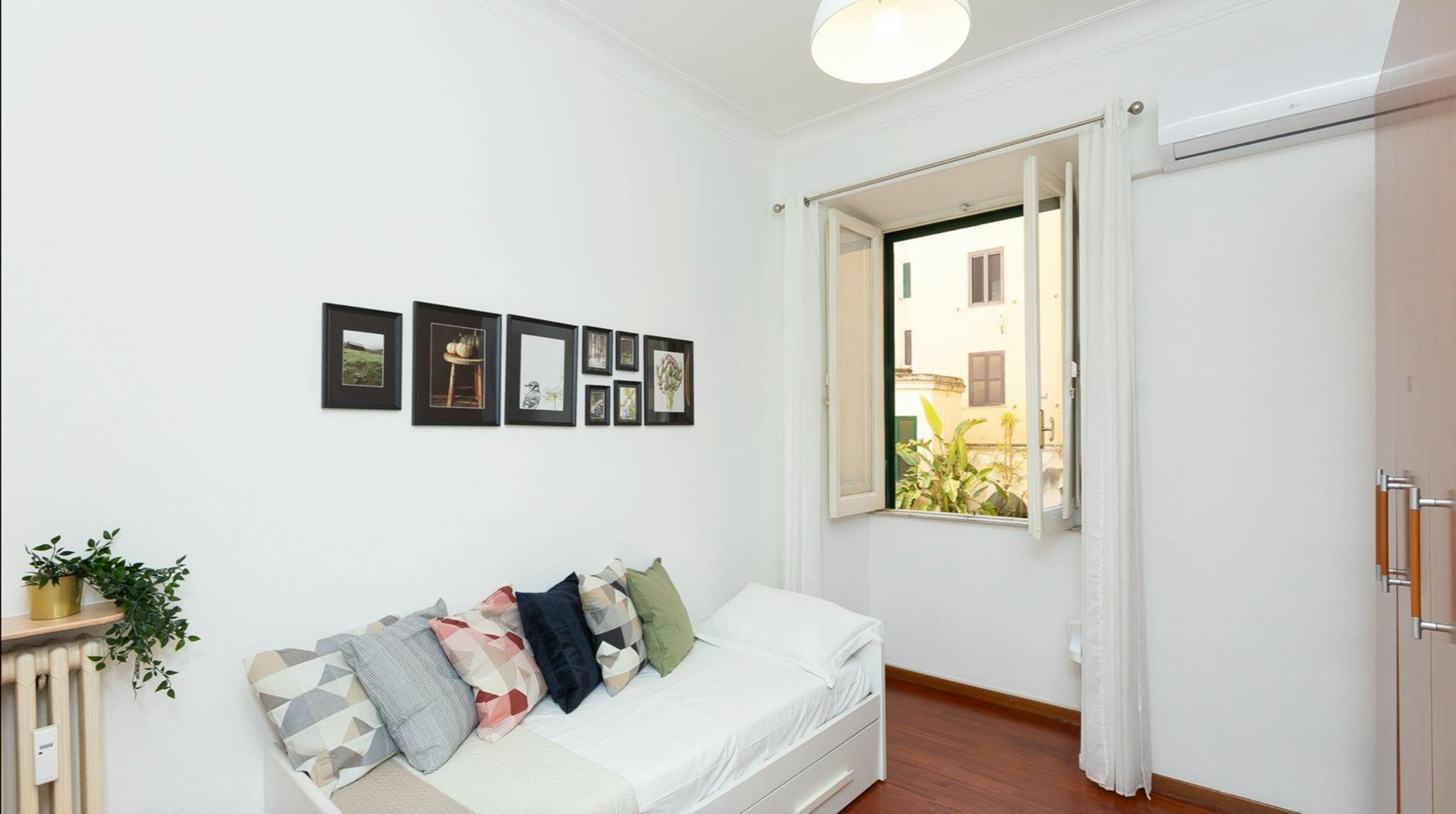 Immagine 7 di Appartamento in affitto  in Via Faleria a Roma