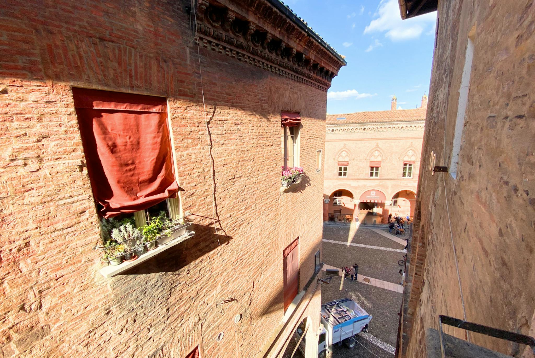 Immagine 8 di Appartamento in affitto  in Via Santo Stefano a Bologna