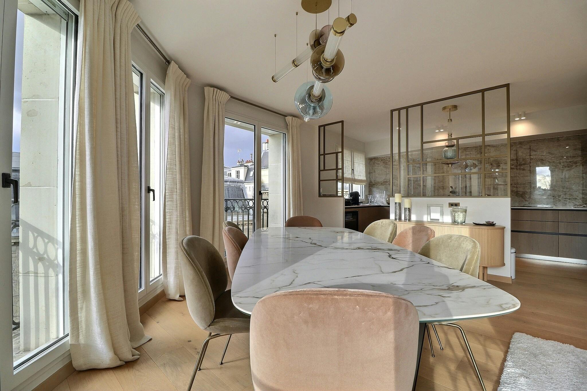 Immagine 7 di Appartamento in affitto  in Rue Blomet a Paris